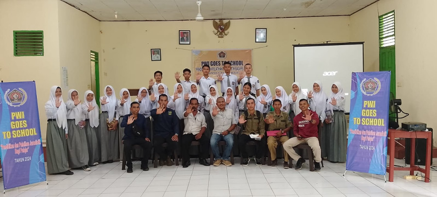 22 Orang Pelajar SMAN 2 Tebingtinggi Ikuti Kegiatan PWI Go To School