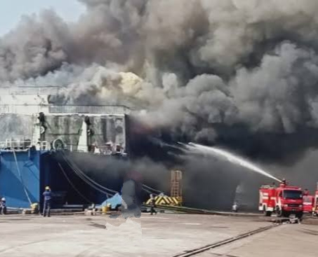 KM Mutiara Berkah I Terbakar, 5 Korban Dilarikan ke Rumah Sakit