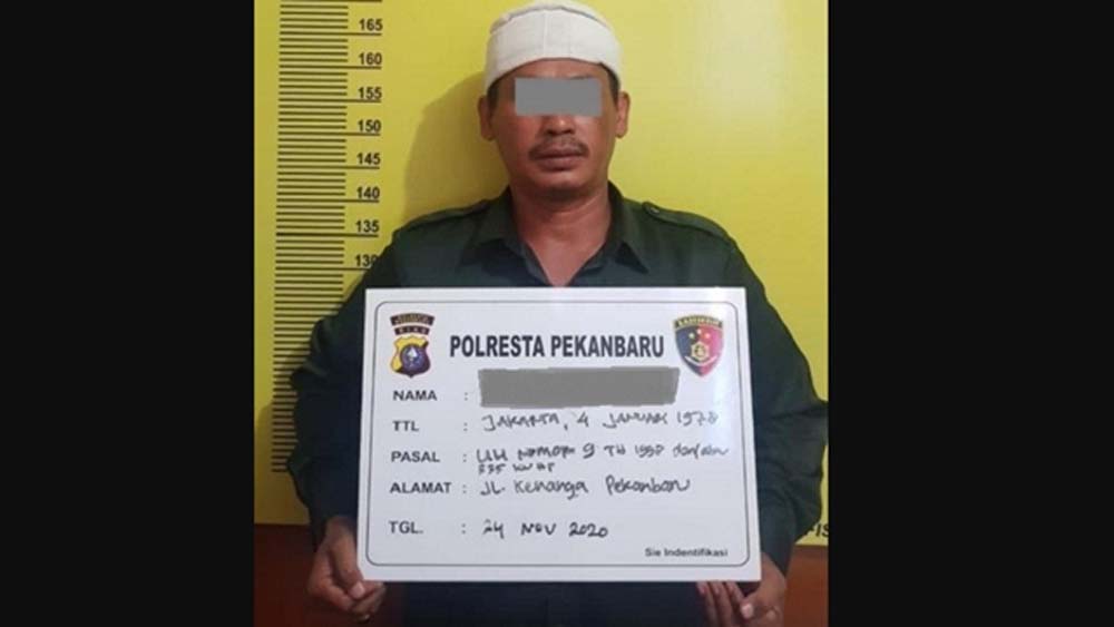 Bubarkan Paksa Demo Tolak Habib Rizieq, Ketua FPI Pekanbaru Ditangkap