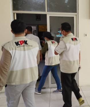 Tim Satgas KPK Geledah Ruang Kerja Bupati Meranti Non Aktif M Adil