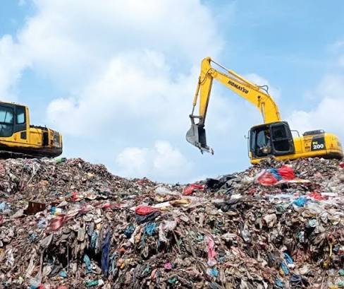 Gunungan Sampah Muara Fajar Sentuh 25 Meter, Pemko Cari Jalan Keluar