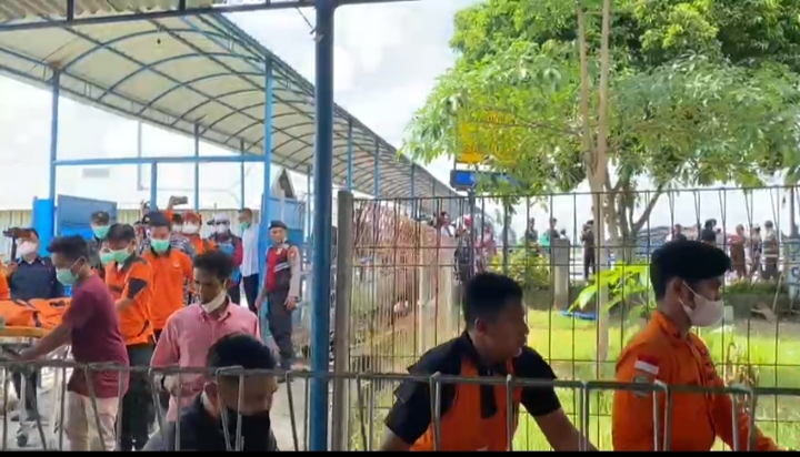 Tim SAR Ungkap Identitas 11 Korban Tewas Laka Laut SB Evelyn Calista