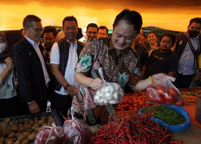 Wamendag Temukan Pedagang Jual Minyakita di Atas HET di  Pasar Cik Puan