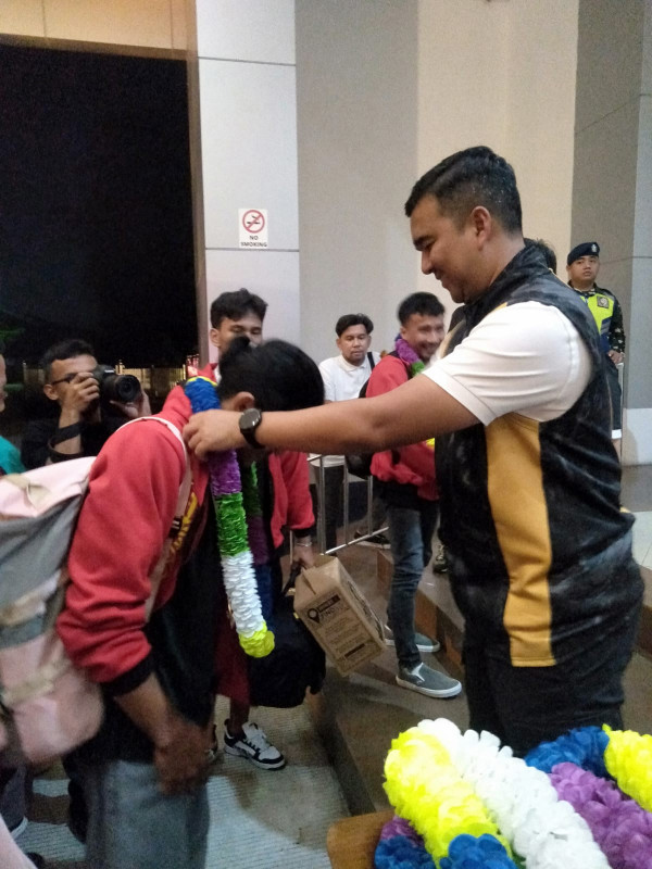 2024, Pelatih dan Atlet Berprestasi Riau Terima Bonus dari Pemprov Riau