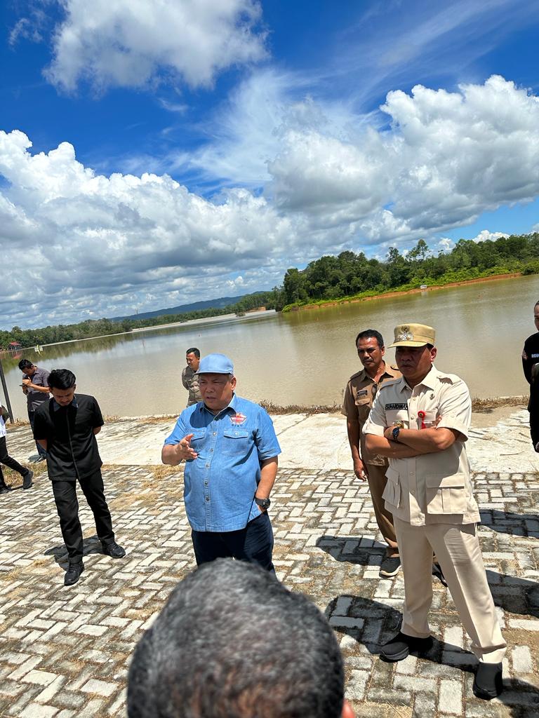 Sekdaprov dan Plt Bupati Kuansing Tinjau Persiapan Kejurnas Dayung