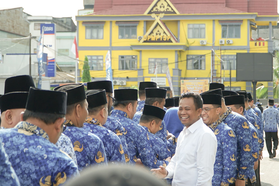 Wabup Rohil Sulaiman Pimpin Apel dan Halalbihalal Idul Fitri 1445 H