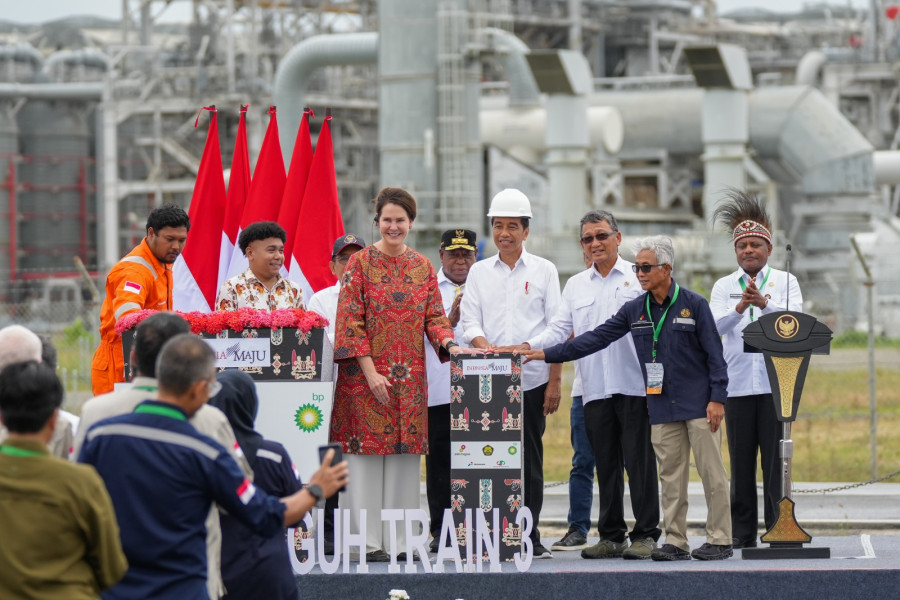 Presiden Resmikan Proyek Tangguh Train 3 dan Ground Breaking UCC di Papua Barat