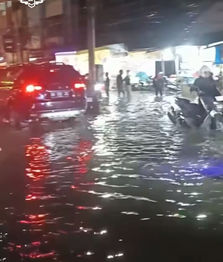 Langit Riau Diprediksi Basah Seharian, Warga Diminta Siaga Cuaca Ekstrem