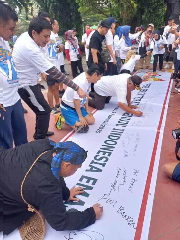 PWI Tegaskan Komitmen Anti Korupsi Lewat Penandatanganan Ikrar di Peringatan HPN 2025