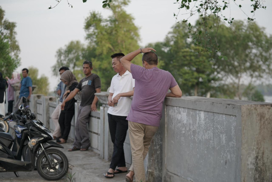 Bupati  Rohil Duga Jembatan Parit Atmo yang Hampir Rubuh Alami Gagal Konstruksi