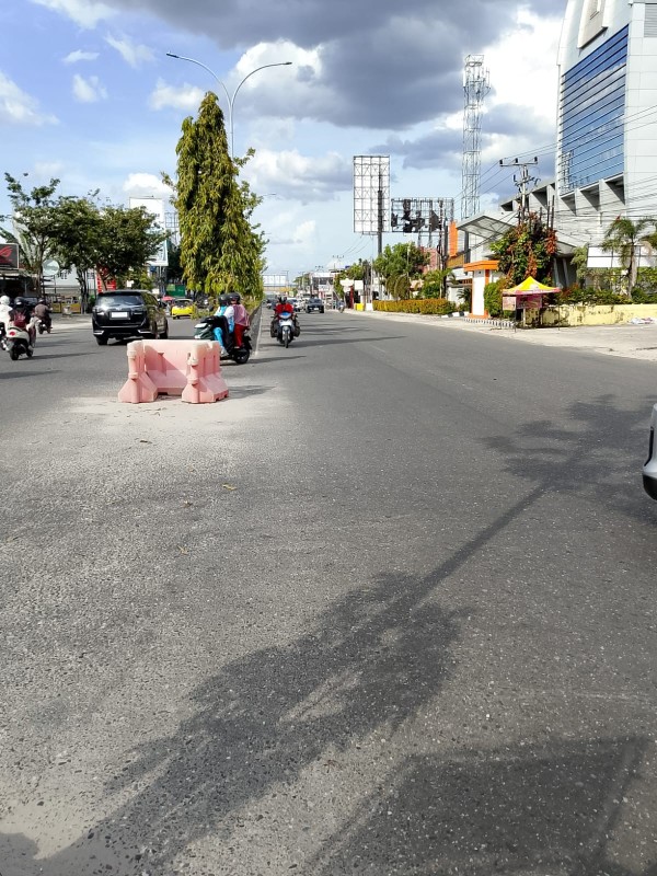 Setelah Uji Coba Penutupan, U-Turn Jalan Nangka Pekanbaru Dibuka Lagi