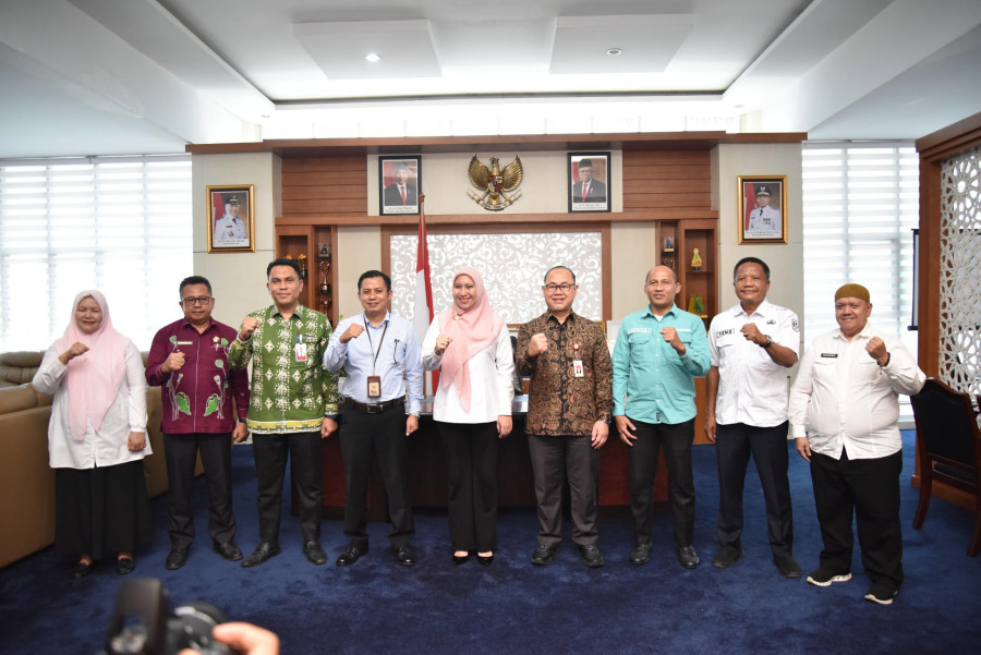 BRK Syariah dan OJK Silaturahmi dengan Bupati Inhu Bahas Edukasi Literasi Keuangan