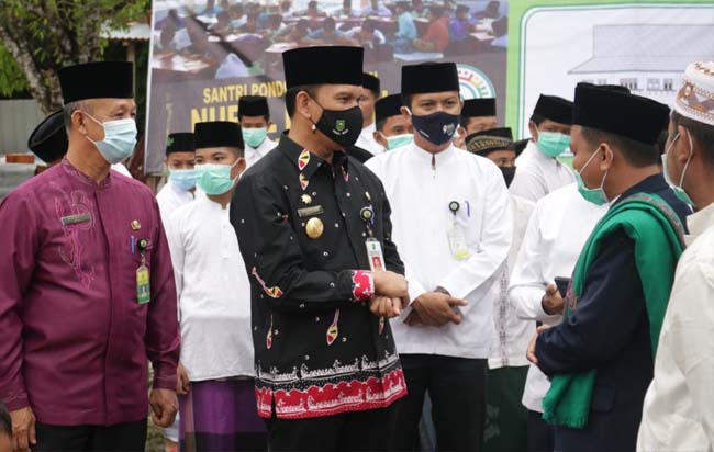 Pjs Bupati Siak Ingatkan Santri Patuhi Prokes