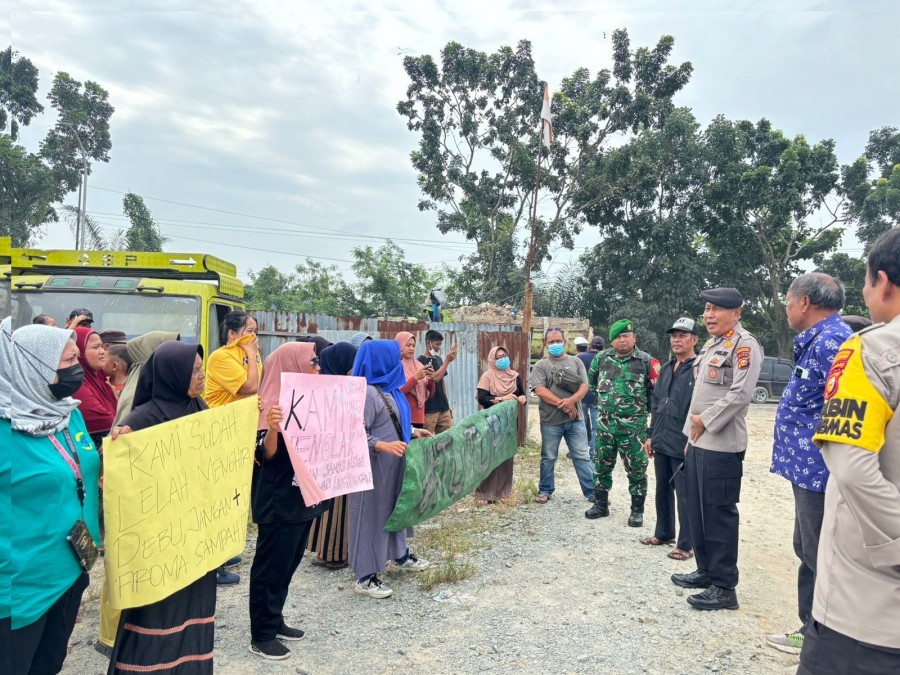 Warga Rumbai Bukit Demo, Tolak Keberadaan Transdepo Illegal