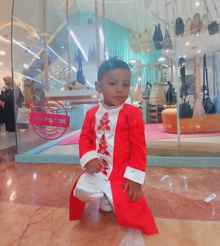 Bocah 3 Tahun Curi Perhatian di Mall SKA Pekanbaru, Aksinya Bikin Gemas