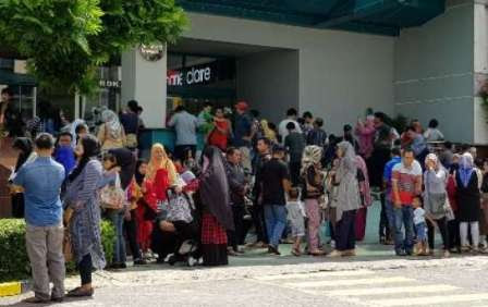 Libur Natal, Warga Serbu Pusat Perbelanjaan di Pekanbaru