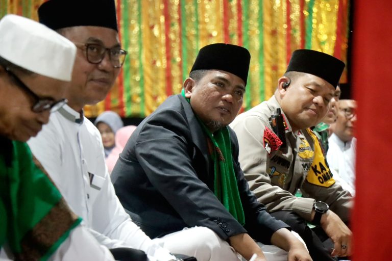 Hadiri Tabligh Akbar di Langgam, Bupati Zukri Mohon Maaf pada Warga