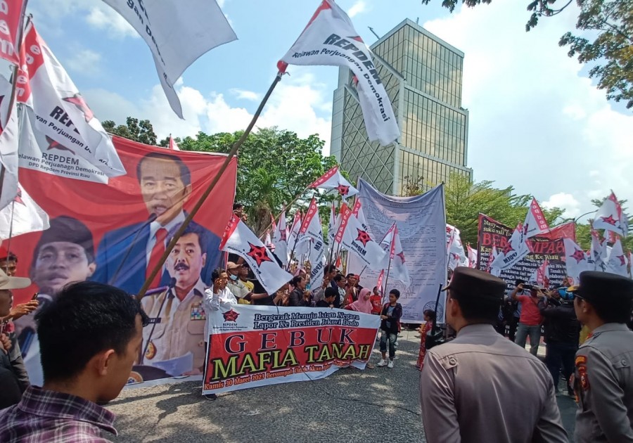 Soal Mafia Tanah, Puluhan Masyarakat Sakai Riau Ancam Geruduk Istana Presiden