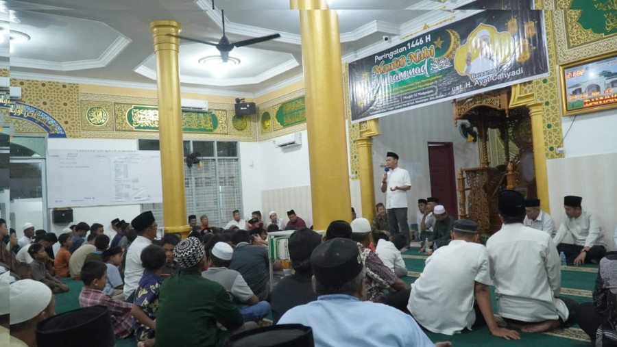 Agung Nugroho Peringati Maulid Nabi bersama Jemaah Masjid Al-Mukminin