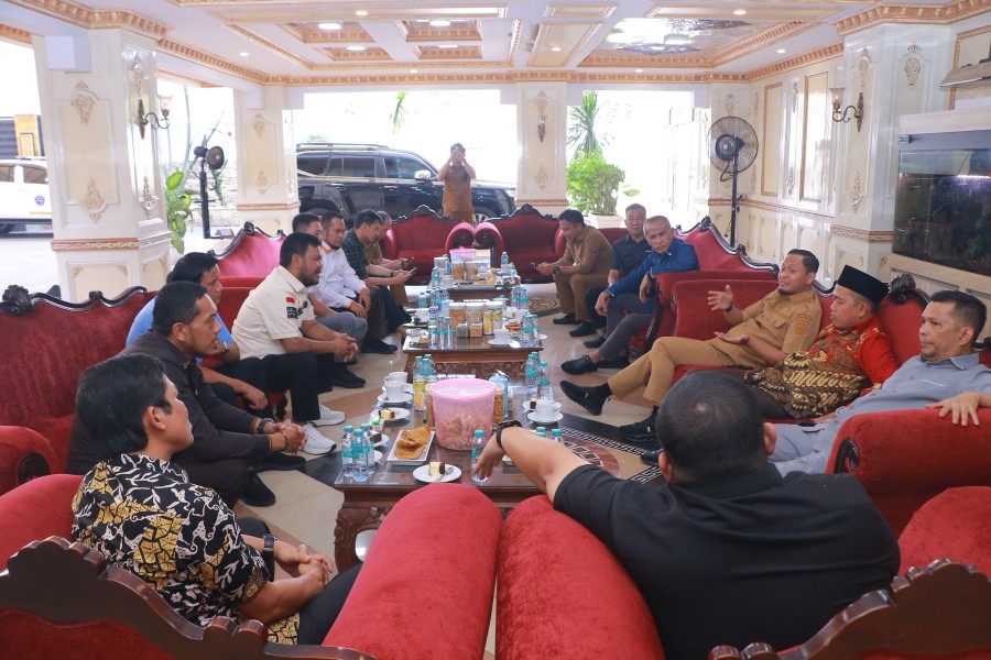 Hadiri Silaturahmi dan Halal Bihalal Walikota, Anggota dan Pimpinan DPRD Singgung Parkir Gratis Indomaret