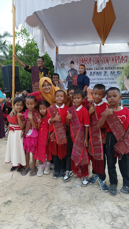 Meriah, Peserta Tor-tor Kreasi Gembira Bersama Afni-Syamsurizal
