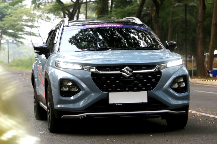 Suzuki Fronx Jadi Mobil Paling Diburu Pengunjung Test Drive GIIAS 2025