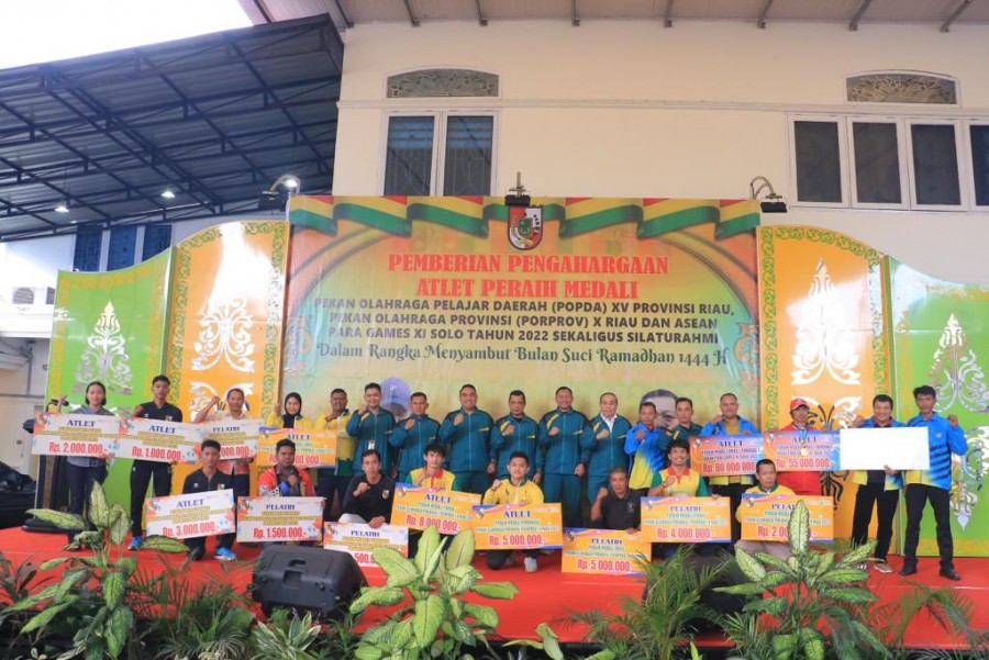 417 Atlet dan Pelatih Berprestasi Terima Bonus dari Pemko Pekanbaru