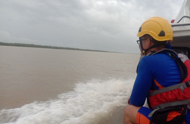 Seorang Nelayan Rohil Hilang Kontak di Perairan Sungai Nyamuk
