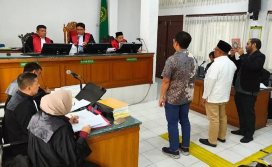 Dua Saksi Dihadirkan JPU, Hakim Cecar Ahmad Dardiri soal Bukti dan Laporan Keuangan Riau Pos