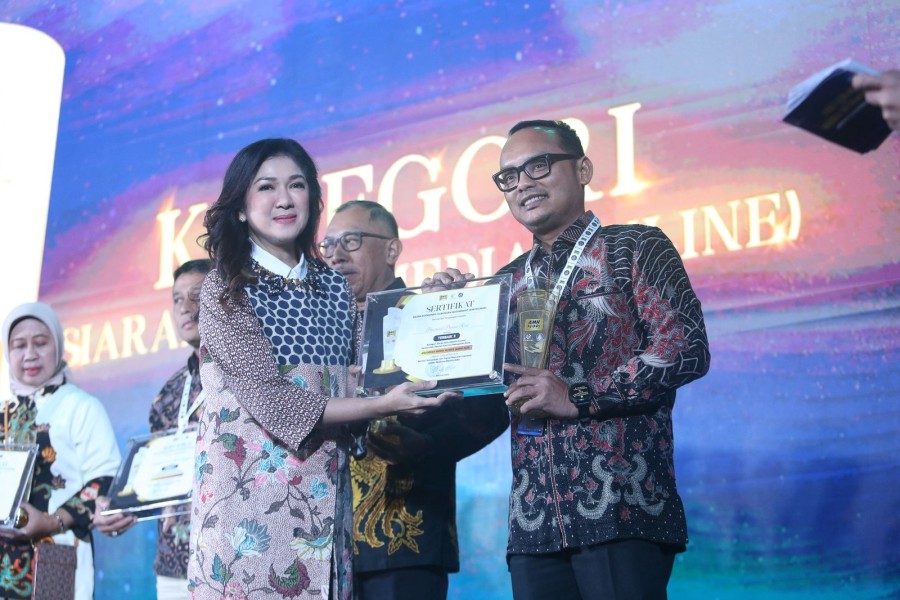 Pentingnya Humas, Meutya Hafid Apresiasi Kinerja Pemprov Riau