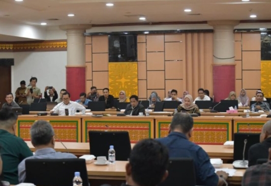 DPRD Riau Bidik Pajak Kendaraan dan Air, Sejumlah Perusahaan HTI Dipanggil