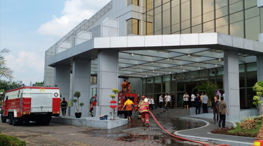Lantai 3 Gedung BRK Syariah Terbakar, Karyawan Berhamburan