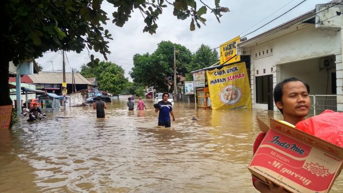 Minggu Pagi Sejumlah Kawasan di Jakarta Terendam Banjir