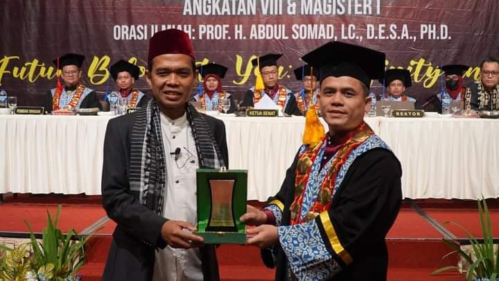 UAS Beri Motivasi pada Lulusan Institut Agama Islam Lukman Edy