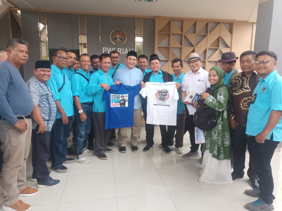 Kunjungi Riau, Ketua PWI Tanah Datar Doakan Zulmansyah Jadi Ketua Umum PWI Pusat