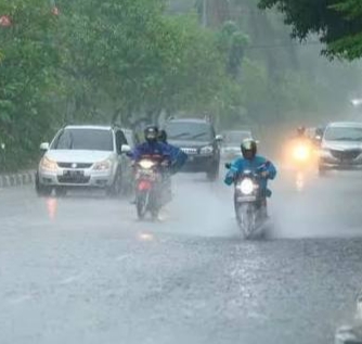 Cuaca Riau Hari Ini: BMKG Peringatkan Potensi Hujan Lebat hingga Dini Hari