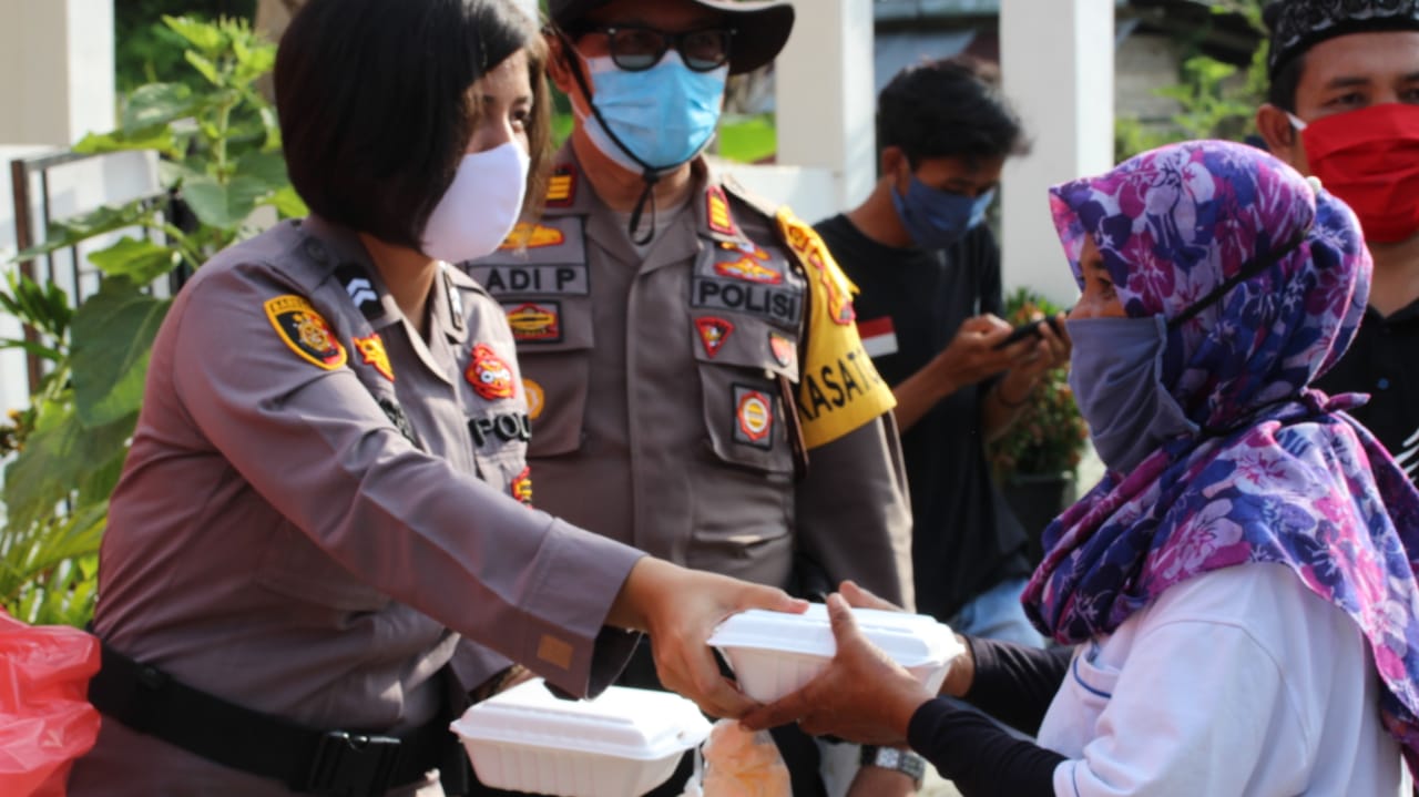 Polres Pelalawan Buka Dapur Umum Untuk Warga Terdampak Corona