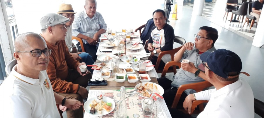 Dua Calon Ketua Umum PWI Pusat Berbincang Akrab, Ini yang Mereka Bicarakan