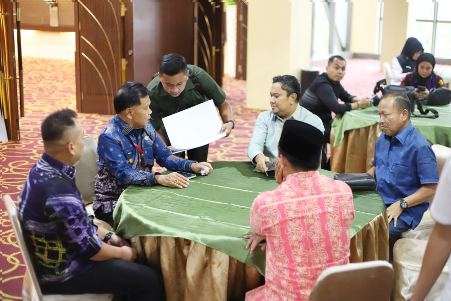 Plt Bupati Asmar Hadiri RUPS-LB PT BRK Syariah