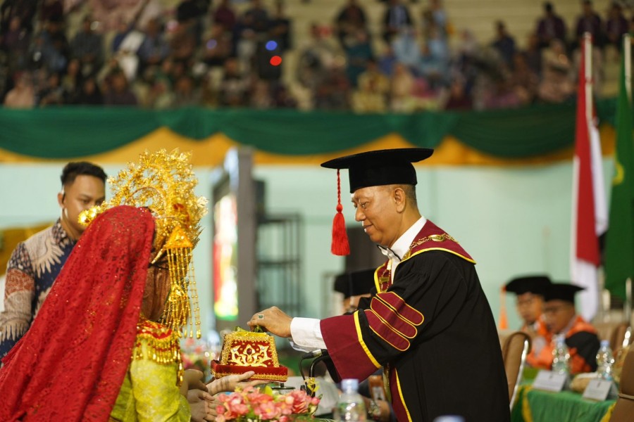 Universitas Islam Riau Wisuda 1.008 Lulusan, 2 Diantaranya Mahasiswa Internasional