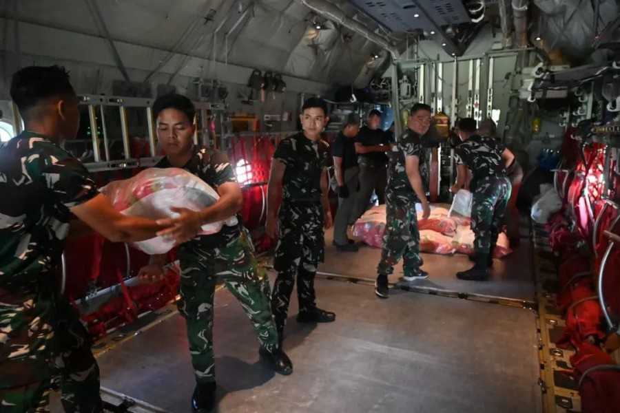 Lanud Roesmin Nurjadin Kirim 4,2 Ton Bantuan Kemanusiaan ke Wilayah Bencana