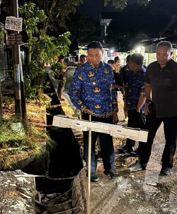 Pemko Pekanbaru Ultimatum Kontraktor Perbaiki Jembatan Drainase yang Dibongkar