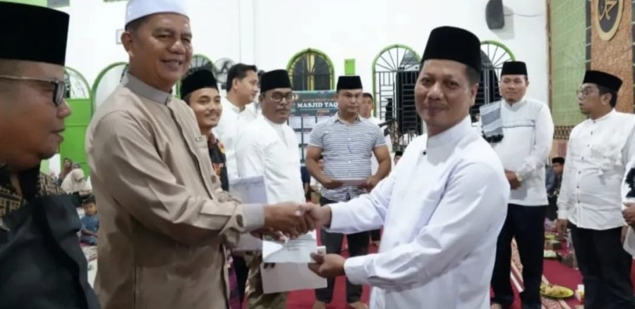 Wabup Kuansing Hadiri Safari Ramadhan di Benai, Serahkan Berbagai Bantuan Sosial