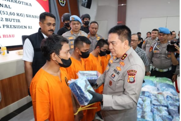 Polda Riau Sita 53,6 Kg Sabu dan 49.682 Butir Ekstasi dari Jaringan Internasional