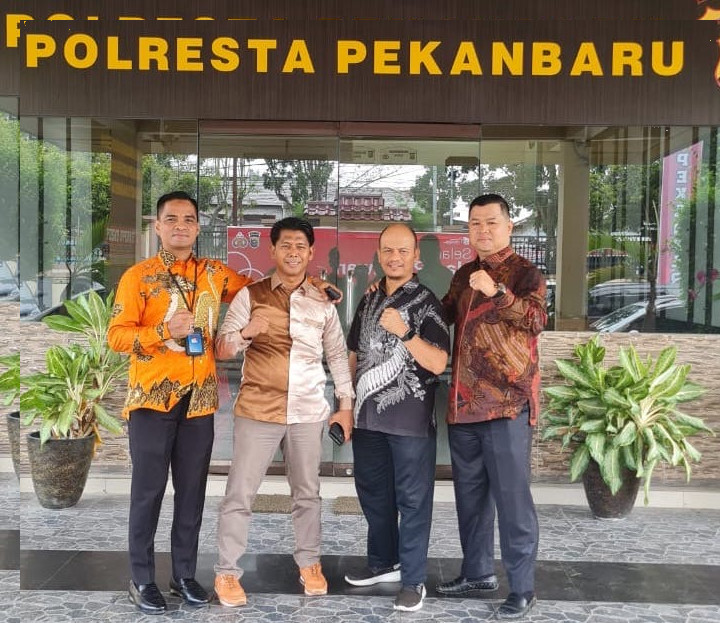 Cemarkan Nama Baik, Tim Hukum AMAn Laporkan Akun @weew799 ke Bawaslu