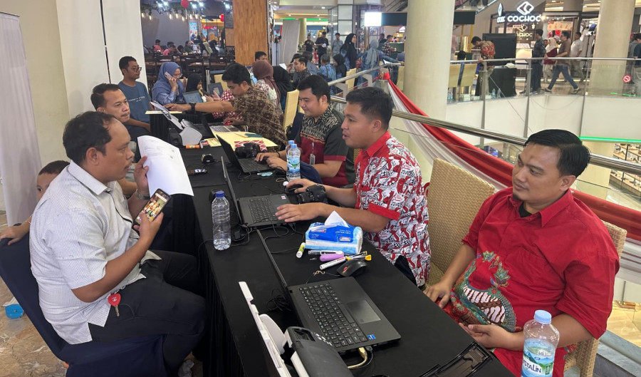 Ratusan Warga Manfaatkan Layanan Eazy Pasport di Mall Ciputra Seraya