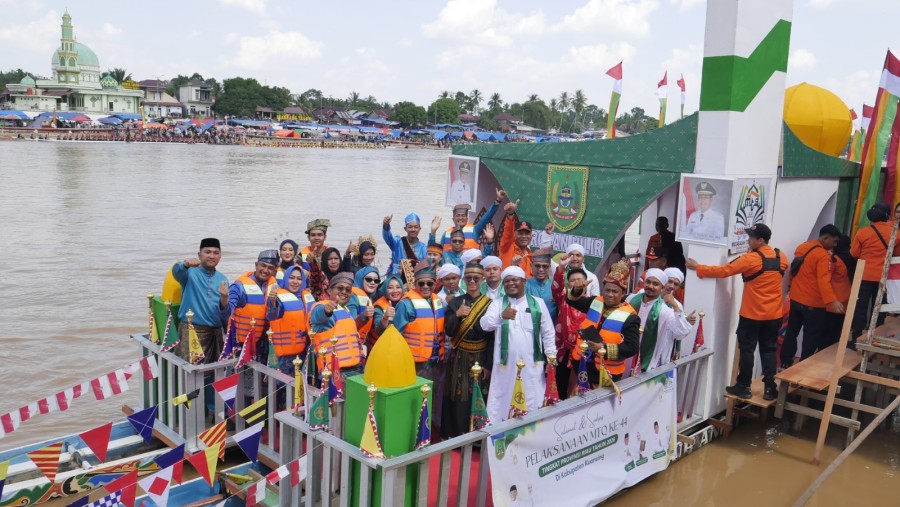 Bistamam Meriahkan Parade Perahu Hias MTQ Riau di Tepian Narosa