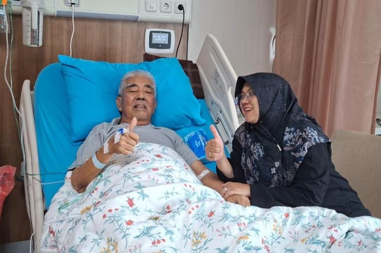 Bupati Afni Jenguk Arwin AS, Minta Doa Berjuang DBH Migas Siak ke Kemenkeu