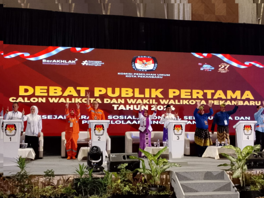 Lima Paslon Walikota dan Wakil Walikota Pekanbaru Sampaikan Visi Misi di Debat Publik Pertama