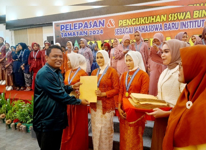 562 Siswa SMK Keuangan Pekanbaru Diserahkan ke Orangtua